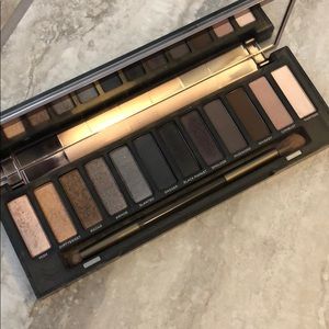 Urban Decay Naked Smoky Palette